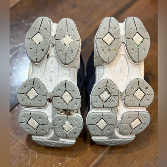 Toddler size 7 new balance 9060’s looking for a new home! - Picture 3 of 6